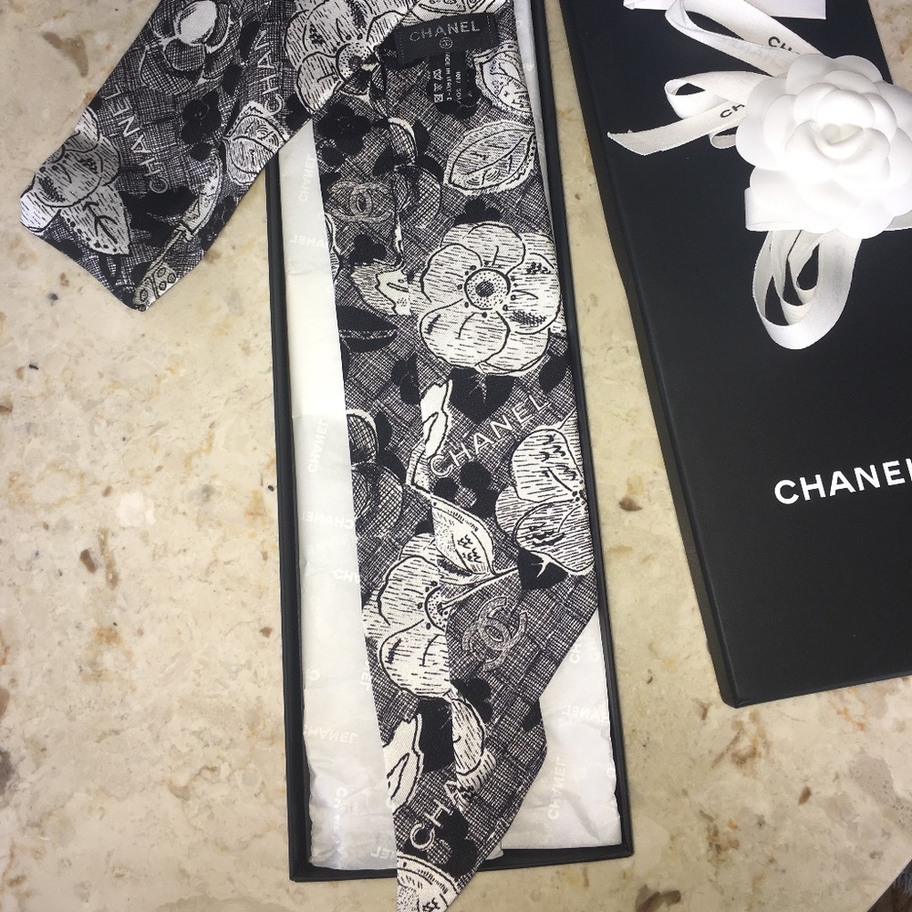Chanel Bandeau Twilly Scarf